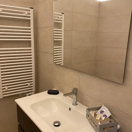 아파트 La Dimora Del Borgo *